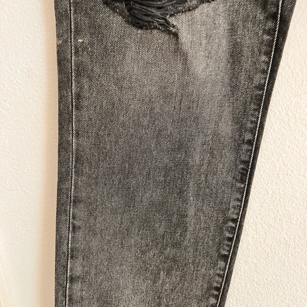 Express women’s Distressed high rise straight ankle Black Jeans. Size 4 - Picture 7 of 12
